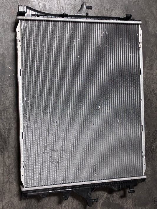 17118576997 17118476010 Radiator Right side compatible with BMW 540i 540i-xDrive 640i 740i 520i 530i 530i-xDrive 17118743663