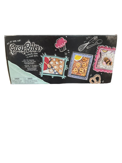 Easy-Bake Ultimate Oven – Baking Star Super Treat Edition
