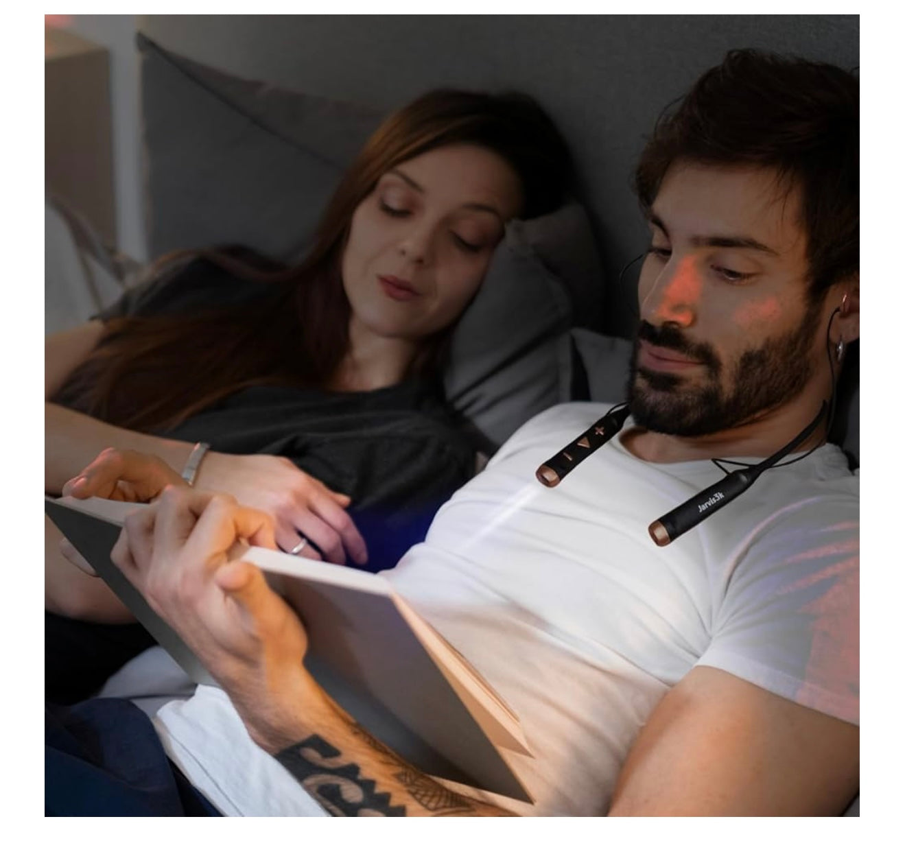 Jarvis3k Wireless Neckband Headphones with Flashlight – Pink